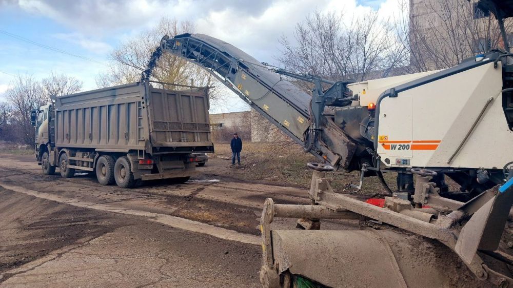 В Кировске приступили к ремонту улично-дорожной сети на улице Степная В Кировске приступили к ремонту улично-дорожной сети на улице Степная