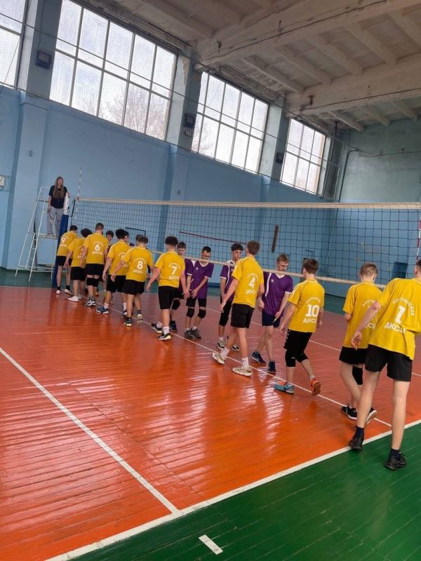 Команда из Лутугино приняла участие в Первенстве Луганской Народной Республики по волейболу Команда из Лутугино приняла участие в Первенстве Луганской Народной Республики по волейболу