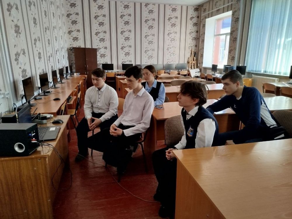 20 марта обучающиеся Брянковской специализированной школы №1 приняли участие в международной исторической интеллектуальной игре "1418", которая проводилась в рамках празднования 80-й годовщины Победы в Великой... 20 марта обучающиеся Брянковской специализированной школы №1 приняли участие в международной исторической интеллектуальной игре "1418", которая проводилась в рамках празднования 80-й годовщины Победы в Великой...