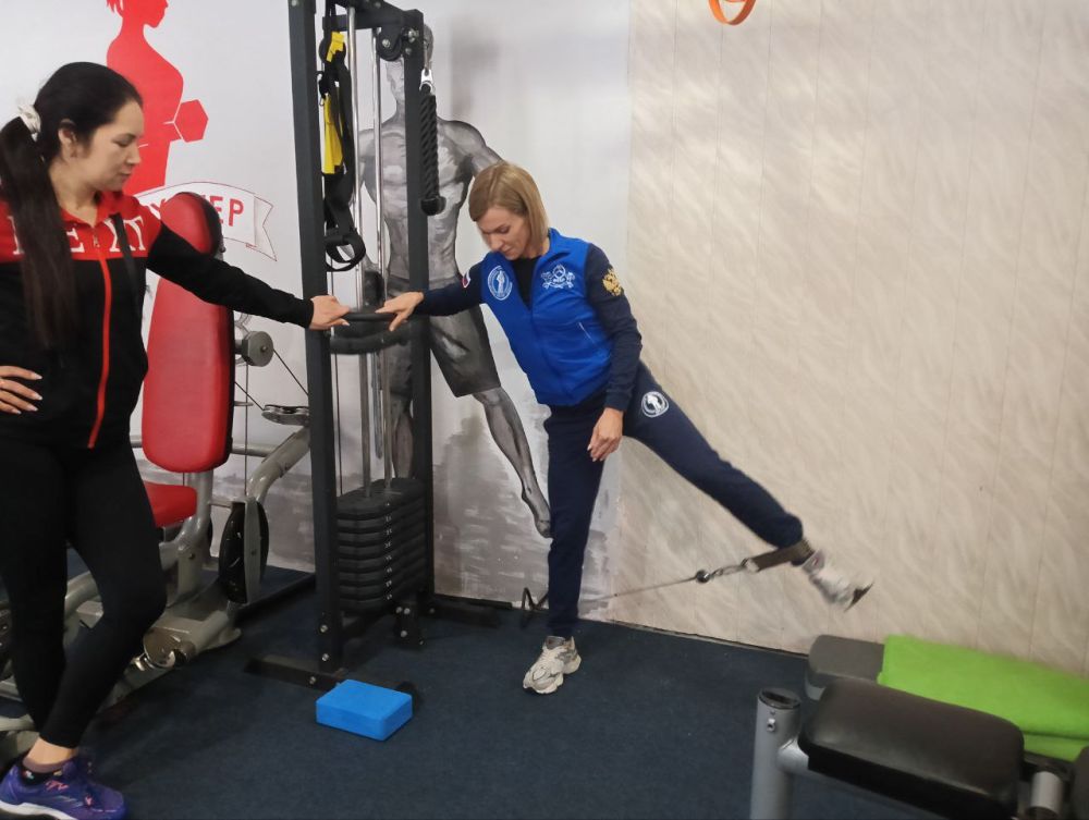В рамках масштабного мероприятия «Сила России» в фитнес-клубе «StepByStep» Лутугинского муниципального округа состоялась тренировка по бодибилдингу В рамках масштабного мероприятия «Сила России» в фитнес-клубе «StepByStep» Лутугинского муниципального округа состоялась тренировка по бодибилдингу