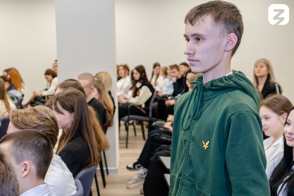 Ольга Бас поговорила со школьниками ЛНР о противодействии терроризму и экстремизму Ольга Бас поговорила со школьниками ЛНР о противодействии терроризму и экстремизму