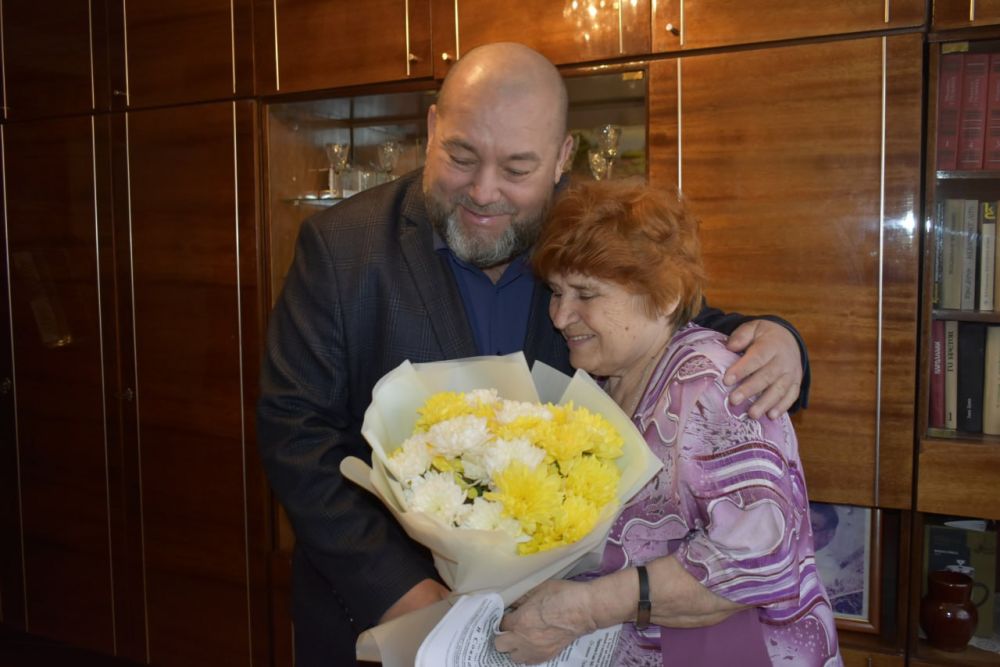 В Перевальске двум ветеранам вручили медаль «80 лет Победы в Великой Отечественной войне 1941-1945 гг.» В Перевальске двум ветеранам вручили медаль «80 лет Победы в Великой Отечественной войне 1941-1945 гг.»