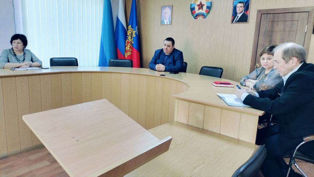 Андрей Рубанцов: Сегодня рабочий день начал с совещания со своими заместителями и начальниками структурных подразделений Администрации городского округа Андрей Рубанцов: Сегодня рабочий день начал с совещания со своими заместителями и начальниками структурных подразделений Администрации городского округа