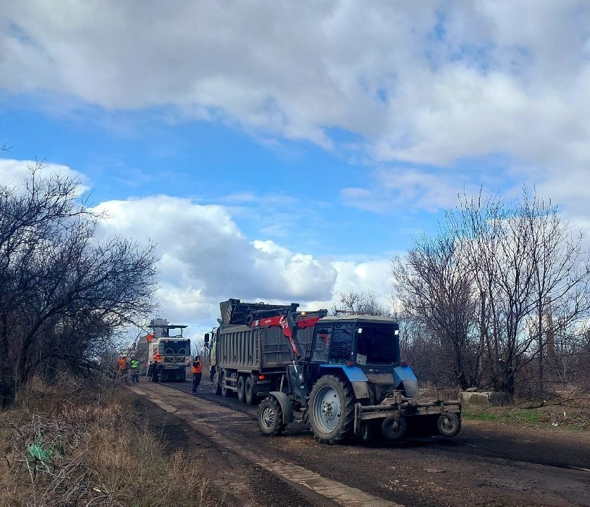 В Кировске приступили к ремонту улично-дорожной сети на улице Степная В Кировске приступили к ремонту улично-дорожной сети на улице Степная
