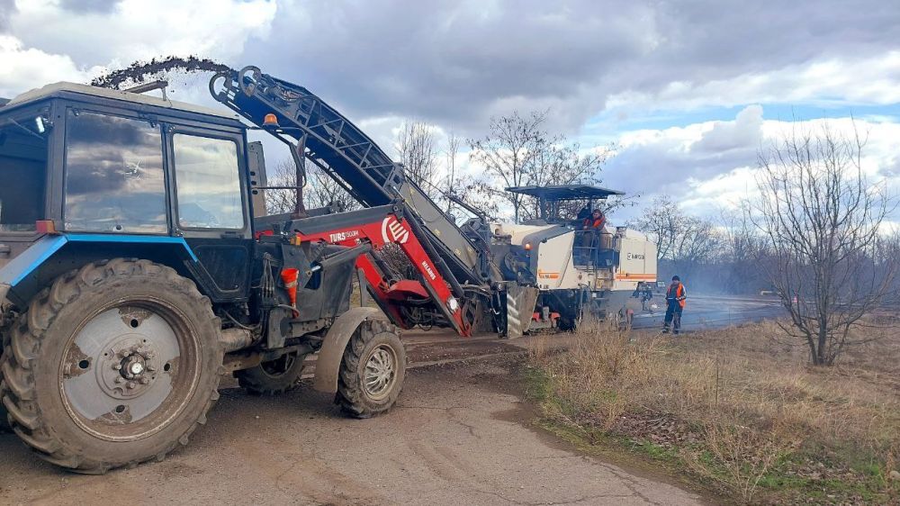 В Кировске приступили к ремонту улично-дорожной сети на улице Степная В Кировске приступили к ремонту улично-дорожной сети на улице Степная