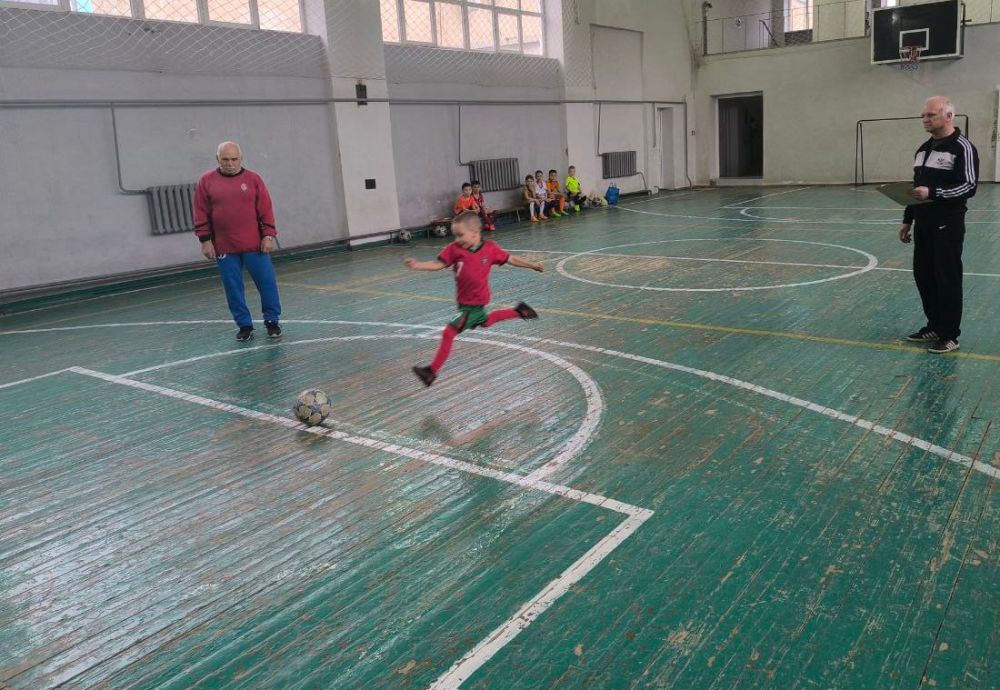 В Суходольском Дворце культуры имени Олега Кошевого состоялась конкурсная программа с элементами футбола среди юношей города В Суходольском Дворце культуры имени Олега Кошевого состоялась конкурсная программа с элементами футбола среди юношей города
