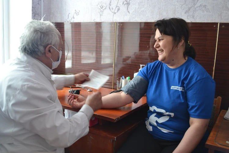 «Первый канал» опроверг слухи о принудительной сдаче крови в ЛНР «Первый канал» опроверг слухи о принудительной сдаче крови в ЛНР