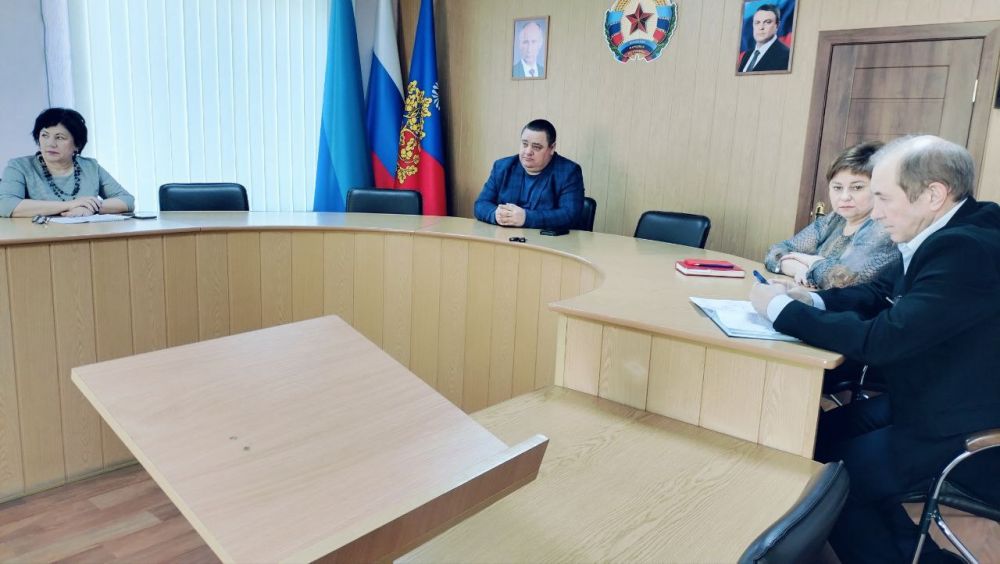 В Администрации городского округа город Ровеньки состоялось совещание с заместителями Главы городского округа город Ровеньки и начальниками структурных подразделений В Администрации городского округа город Ровеньки состоялось совещание с заместителями Главы городского округа город Ровеньки и начальниками структурных подразделений