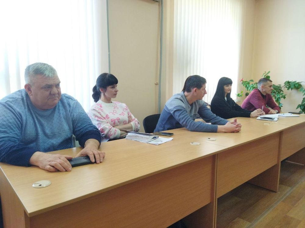 В Администрации городского округа город Ровеньки состоялось совещание на тему: «Маркирование и учет сельскохозяйственных животных, содержащихся в личном подсобном хозяйстве на территории муниципального образования согласно... В Администрации городского округа город Ровеньки состоялось совещание на тему: «Маркирование и учет сельскохозяйственных животных, содержащихся в личном подсобном хозяйстве на территории муниципального образования согласно...