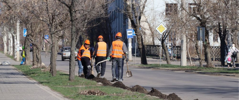 Продолжаем наводить порядок в городе после зимы Продолжаем наводить порядок в городе после зимы