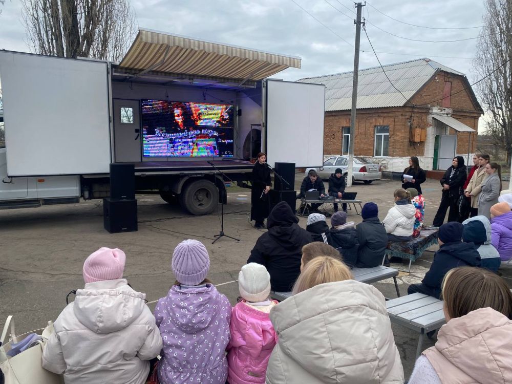 В селе Самсоновка прошло тематическое мероприятие, посвященное всемирному Дню поэзии В селе Самсоновка прошло тематическое мероприятие, посвященное всемирному Дню поэзии