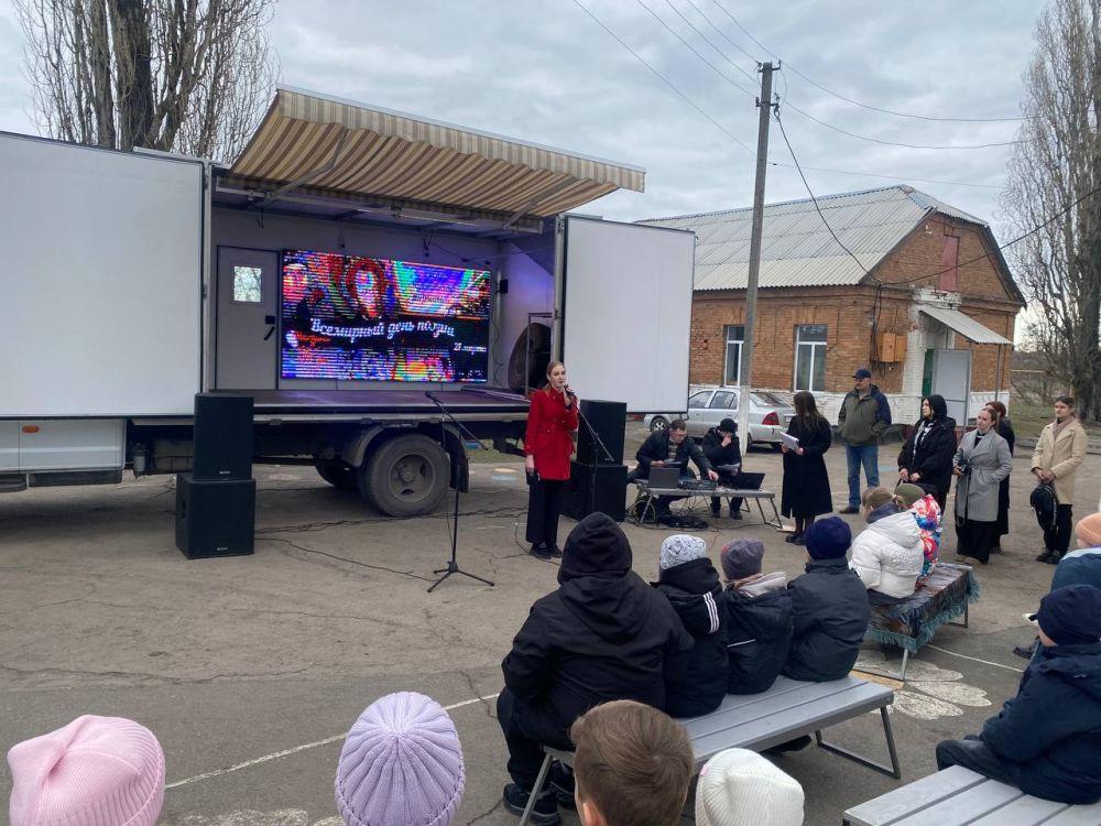 В селе Самсоновка прошло тематическое мероприятие, посвященное всемирному Дню поэзии В селе Самсоновка прошло тематическое мероприятие, посвященное всемирному Дню поэзии