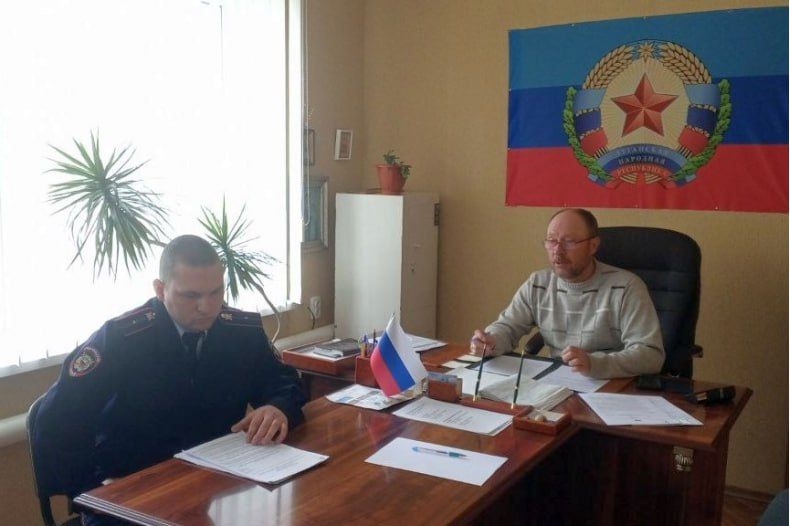 В селе Новоборовицы обсудили возможность создания добровольных народных дружин В селе Новоборовицы обсудили возможность создания добровольных народных дружин