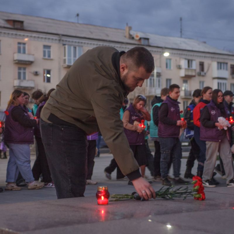В Луганске почтили память жертв теракта в «Крокус Сити Холле» В Луганске почтили память жертв теракта в «Крокус Сити Холле»
