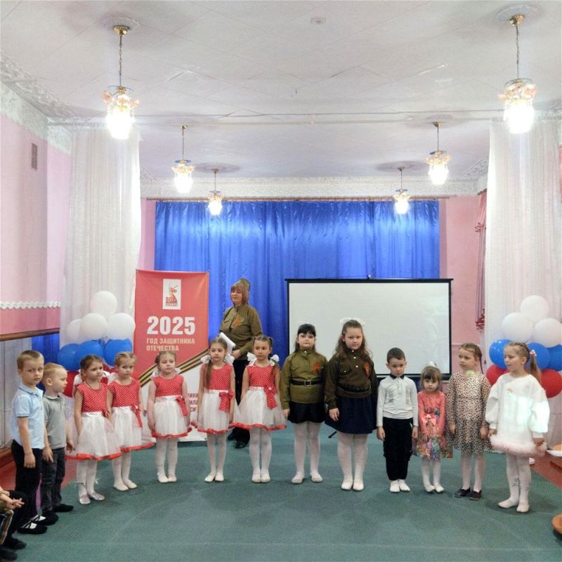 В детском саду «Радуга» прошло музыкальное мероприятие «Песни военных лет», посвящённое 80-летию Победы в Великой Отечественной войне и Году Защитника Отечества В детском саду «Радуга» прошло музыкальное мероприятие «Песни военных лет», посвящённое 80-летию Победы в Великой Отечественной войне и Году Защитника Отечества