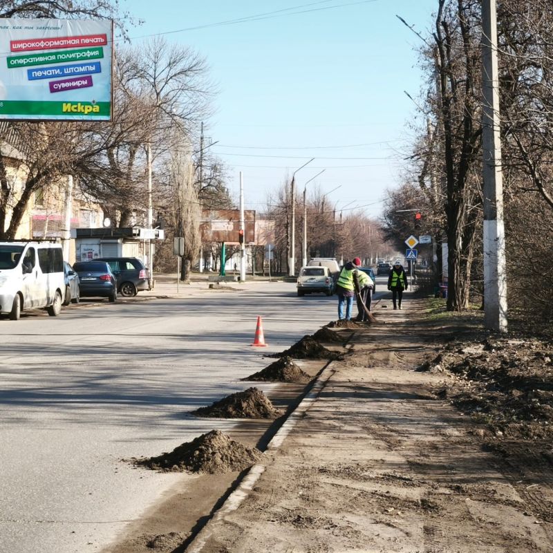 Снег растаял – уборка дорог по красной линии возобновилась Снег растаял – уборка дорог по красной линии возобновилась