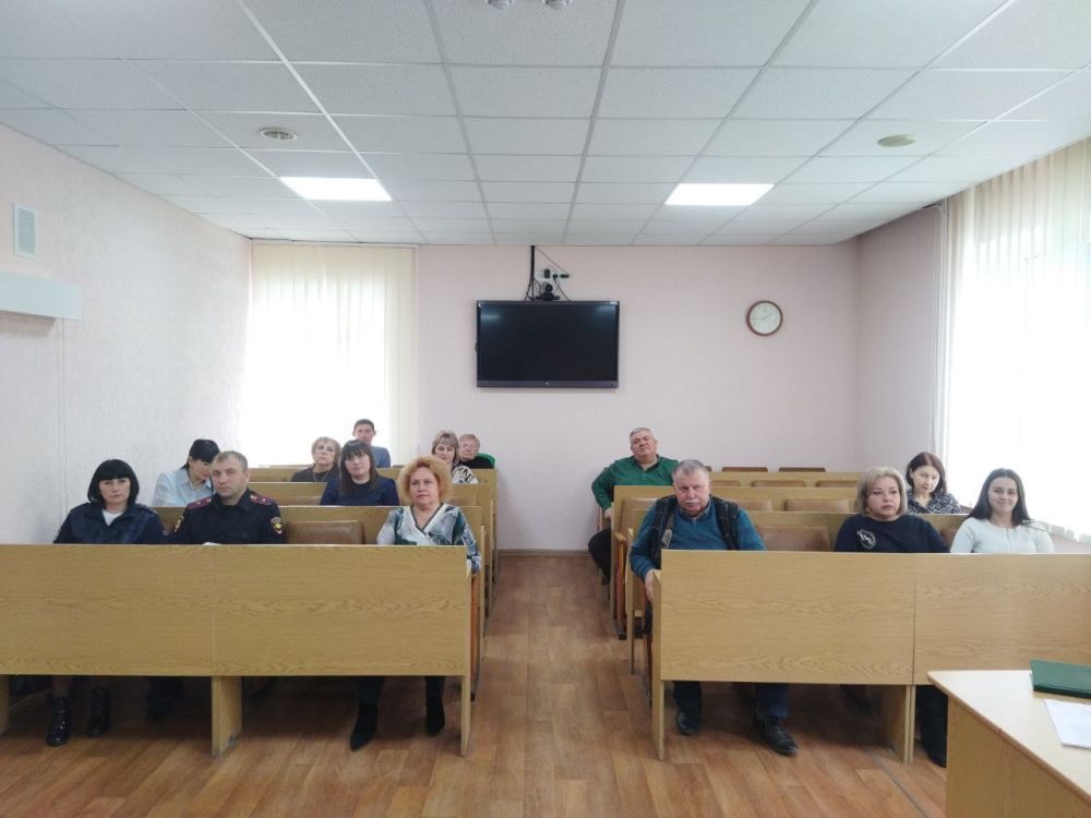 Андрей Рубанцов: Сегодня провёл совещание с руководителями организаций с особыми уставными задачами в целях сохранности мемориальных объектов в период подготовки и проведения ежегодных мероприятий, приуроченных к 80 – й... Андрей Рубанцов: Сегодня провёл совещание с руководителями организаций с особыми уставными задачами в целях сохранности мемориальных объектов в период подготовки и проведения ежегодных мероприятий, приуроченных к 80 – й...