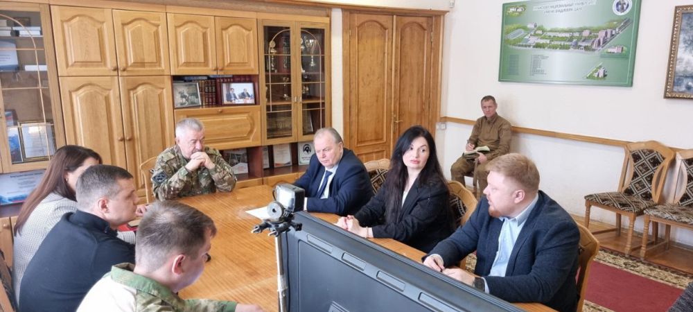 Виктор Водолацкий: Сегодня в стенах Луганского государственного университета имени В. Даля провел рабочее совещание, посвященное празднованию 80-летия Великой Победы Виктор Водолацкий: Сегодня в стенах Луганского государственного университета имени В. Даля провел рабочее совещание, посвященное празднованию 80-летия Великой Победы