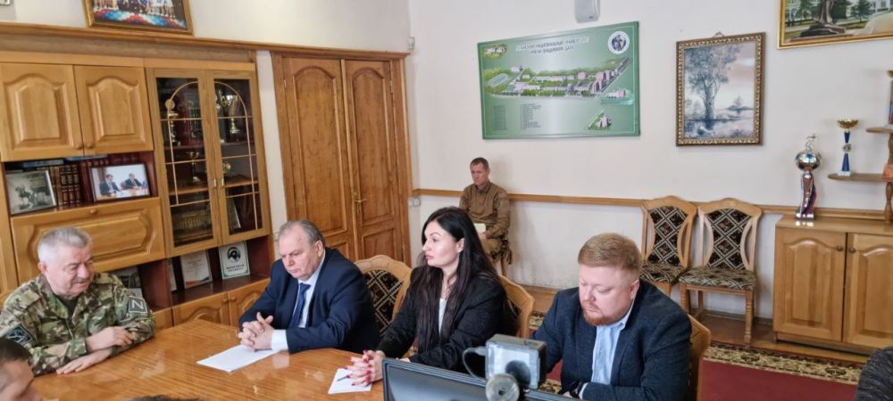 Виктор Водолацкий: Сегодня в стенах Луганского государственного университета имени В. Даля провел рабочее совещание, посвященное празднованию 80-летия Великой Победы Виктор Водолацкий: Сегодня в стенах Луганского государственного университета имени В. Даля провел рабочее совещание, посвященное празднованию 80-летия Великой Победы