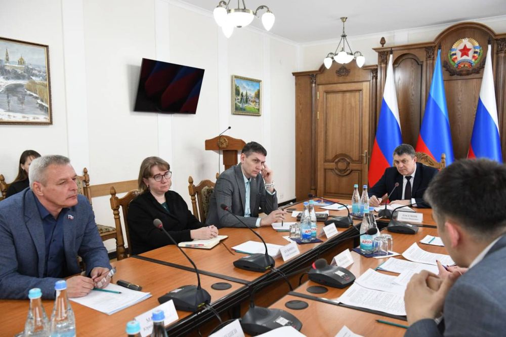 Леонид Пасечник: Провел рабочее совещание по реализации государственной политики в сфере спорта Леонид Пасечник: Провел рабочее совещание по реализации государственной политики в сфере спорта