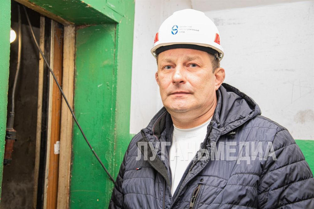 В луганских многоэтажках выполняется замена лифтов В луганских многоэтажках выполняется замена лифтов