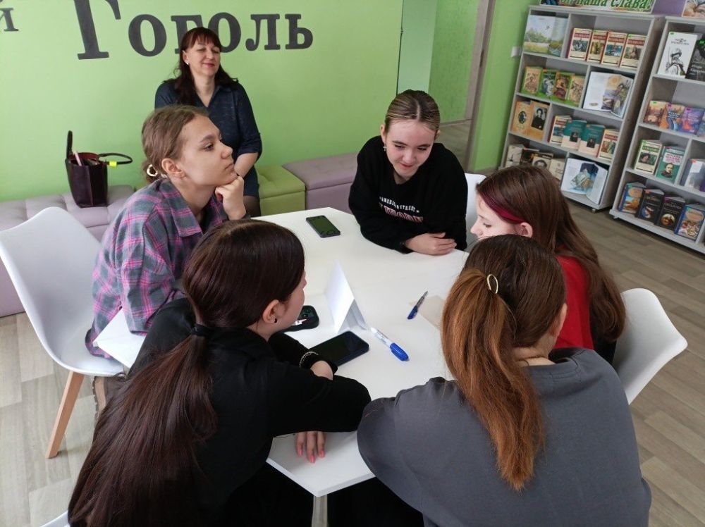 В Стаханове открылся центр «Русское Слово» В Стаханове открылся центр «Русское Слово»