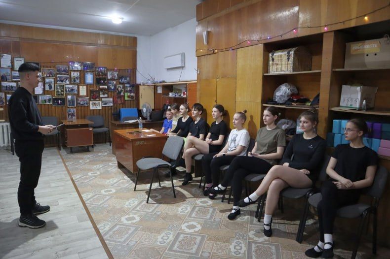 Беседу «Наркотик – твой враг» провели в ДК имени Свердлова Беседу «Наркотик – твой враг» провели в ДК имени Свердлова