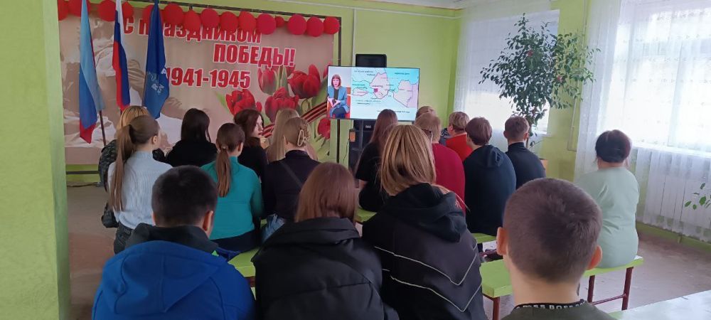 В Доме культуры им. Ленина пгт Новодарьевка состоялся просмотр детского лектория «Культурная жизнь блокадного Ленинграда» В Доме культуры им. Ленина пгт Новодарьевка состоялся просмотр детского лектория «Культурная жизнь блокадного Ленинграда»