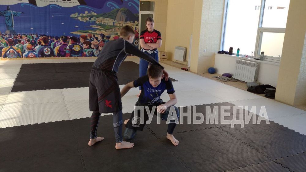 12-летний спортсмен из Луганска завоевал более 100 медалей по грэпплингу и джиу-джитсу 12-летний спортсмен из Луганска завоевал более 100 медалей по грэпплингу и джиу-джитсу