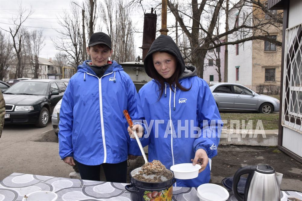 В Красном Луче состоялась выставка-ярмарка голубей В Красном Луче состоялась выставка-ярмарка голубей