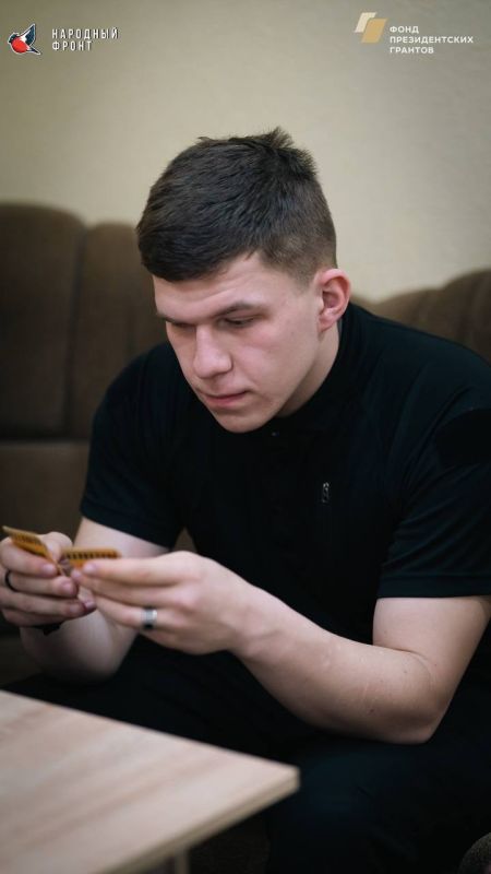 Вчера вечером активисты Молодёжки Народного Фронта окунулись в атмосферу постапокалипсиса, проведя время за захватывающей настольной игрой "Бункер"! Вчера вечером активисты Молодёжки Народного Фронта окунулись в атмосферу постапокалипсиса, проведя время за захватывающей настольной игрой "Бункер"!