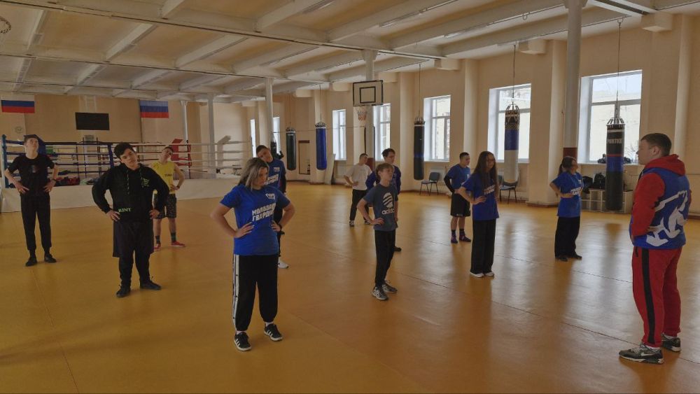 По инициативе Северодонецкого местного отделения партии "ЕДИНАЯ РОССИЯ" в Северодонецке в рамках спортивного марафона "Сила России" состоялась открытая зарядка для всех желающих По инициативе Северодонецкого местного отделения партии "ЕДИНАЯ РОССИЯ" в Северодонецке в рамках спортивного марафона "Сила России" состоялась открытая зарядка для всех желающих