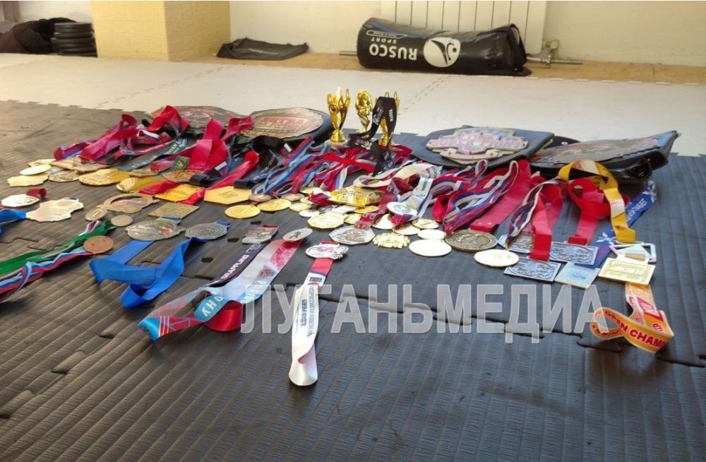 12-летний спортсмен из Луганска завоевал более 100 медалей по грэпплингу и джиу-джитсу 12-летний спортсмен из Луганска завоевал более 100 медалей по грэпплингу и джиу-джитсу