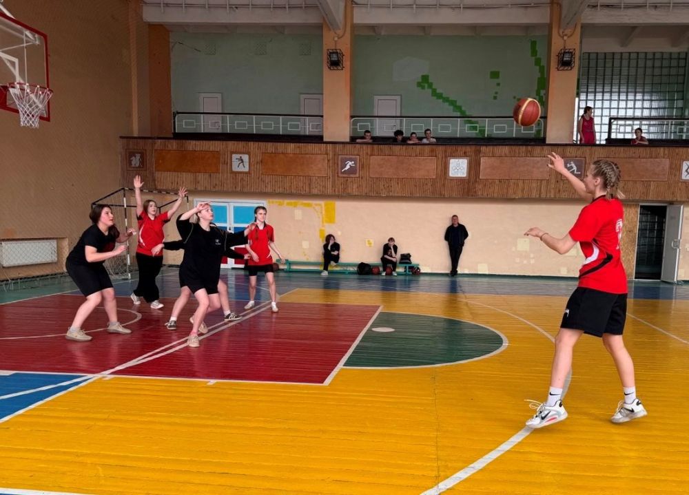 На базе МБУ «Спортивный комплекс-Антрацит» прошло физкультурное мероприятие «3х3», посвященное первому выходу человека в открытый космос, в котором приняли участие общеобразовательные учреждения округа На базе МБУ «Спортивный комплекс-Антрацит» прошло физкультурное мероприятие «3х3», посвященное первому выходу человека в открытый космос, в котором приняли участие общеобразовательные учреждения округа