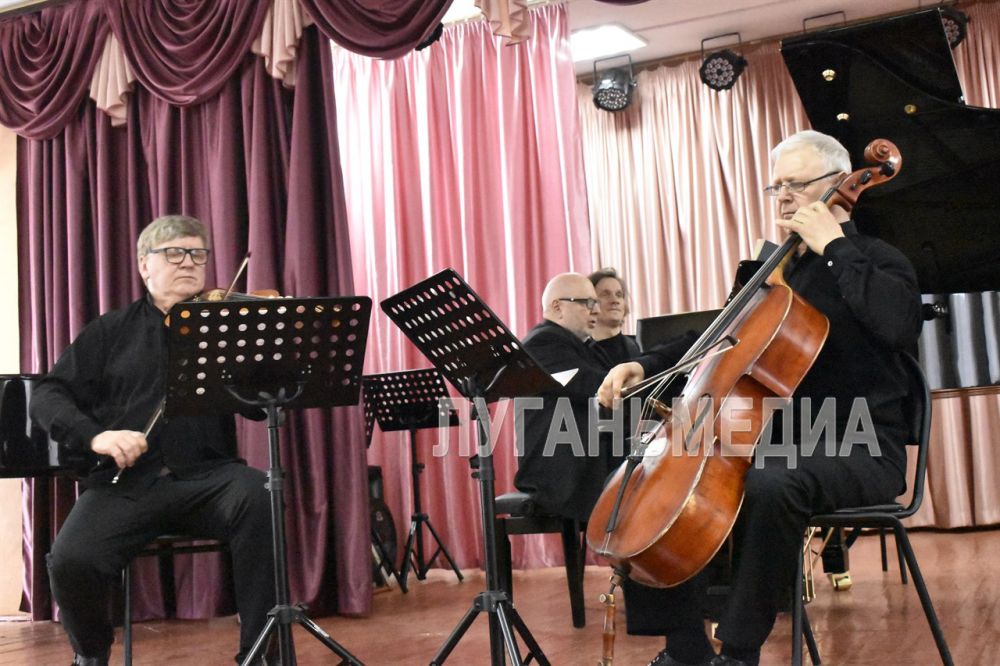В рамках культурно-просветительского проекта в Брянке состоялся концерт классической музыки В рамках культурно-просветительского проекта в Брянке состоялся концерт классической музыки