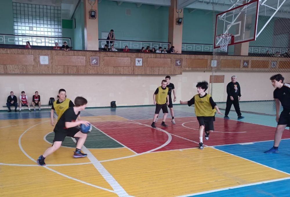 На базе МБУ «Спортивный комплекс-Антрацит» прошло физкультурное мероприятие «3х3», посвященное первому выходу человека в открытый космос, в котором приняли участие общеобразовательные учреждения округа На базе МБУ «Спортивный комплекс-Антрацит» прошло физкультурное мероприятие «3х3», посвященное первому выходу человека в открытый космос, в котором приняли участие общеобразовательные учреждения округа