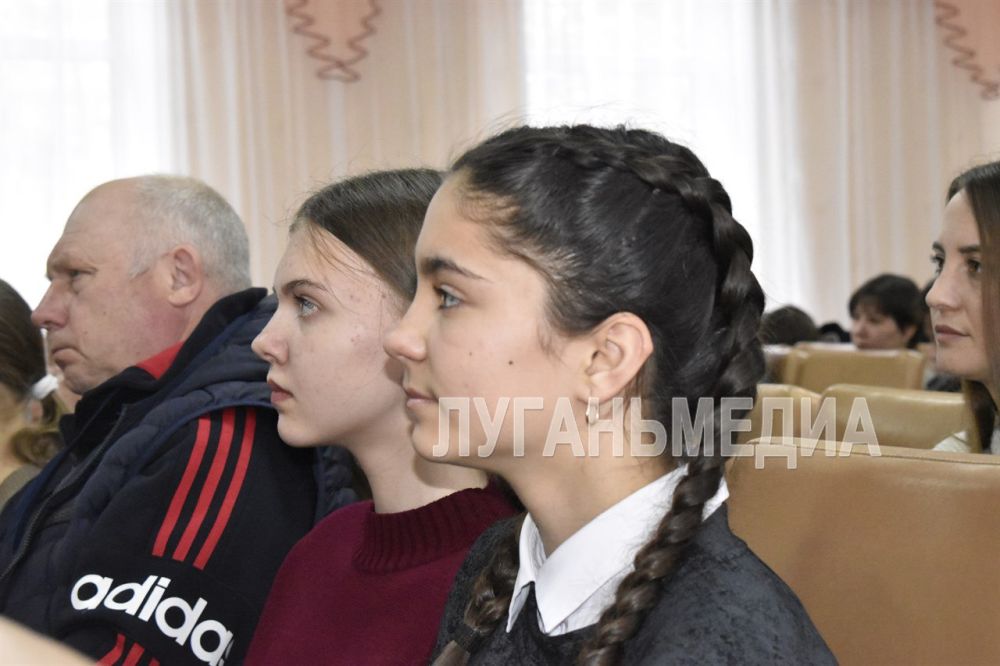В рамках культурно-просветительского проекта в Брянке состоялся концерт классической музыки В рамках культурно-просветительского проекта в Брянке состоялся концерт классической музыки