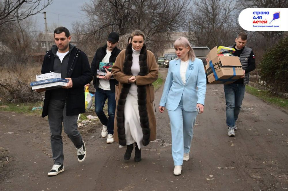 Инна Швенк: Совместно с Марией Львовой-Беловой и командой «Страна для детей» побывали сразу в нескольких точках Луганской Народной Республики! Инна Швенк: Совместно с Марией Львовой-Беловой и командой «Страна для детей» побывали сразу в нескольких точках Луганской Народной Республики!