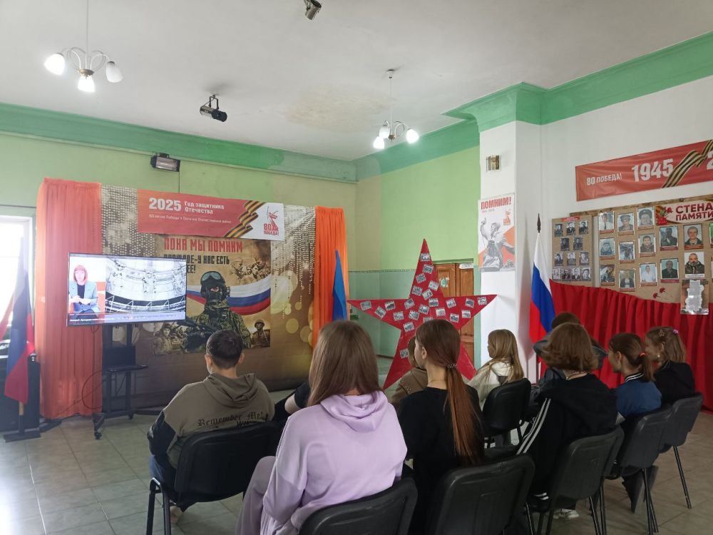 В поселковых Домах культуры прошёл показ детского лектория «Культурная жизнь Блокадного Ленинграда», переданного из Республики Коми В поселковых Домах культуры прошёл показ детского лектория «Культурная жизнь Блокадного Ленинграда», переданного из Республики Коми