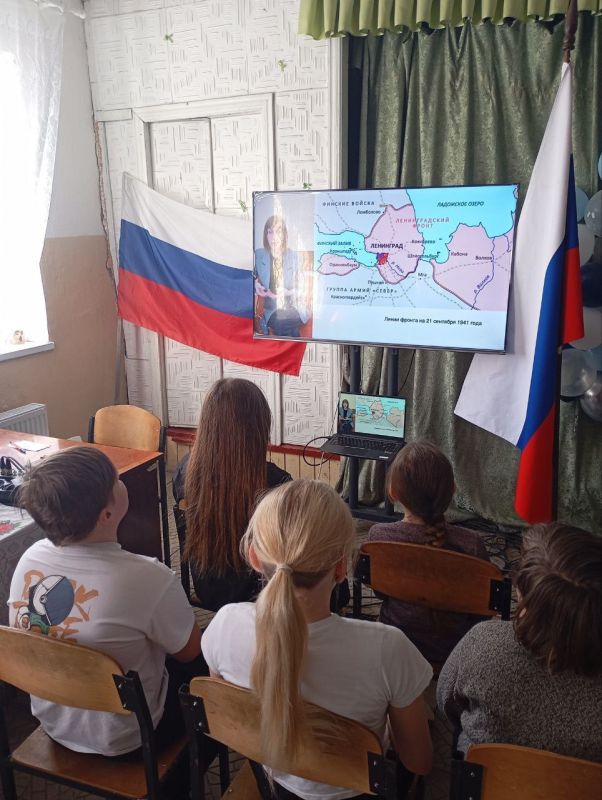 В поселковых Домах культуры прошёл показ детского лектория «Культурная жизнь Блокадного Ленинграда», переданного из Республики Коми В поселковых Домах культуры прошёл показ детского лектория «Культурная жизнь Блокадного Ленинграда», переданного из Республики Коми