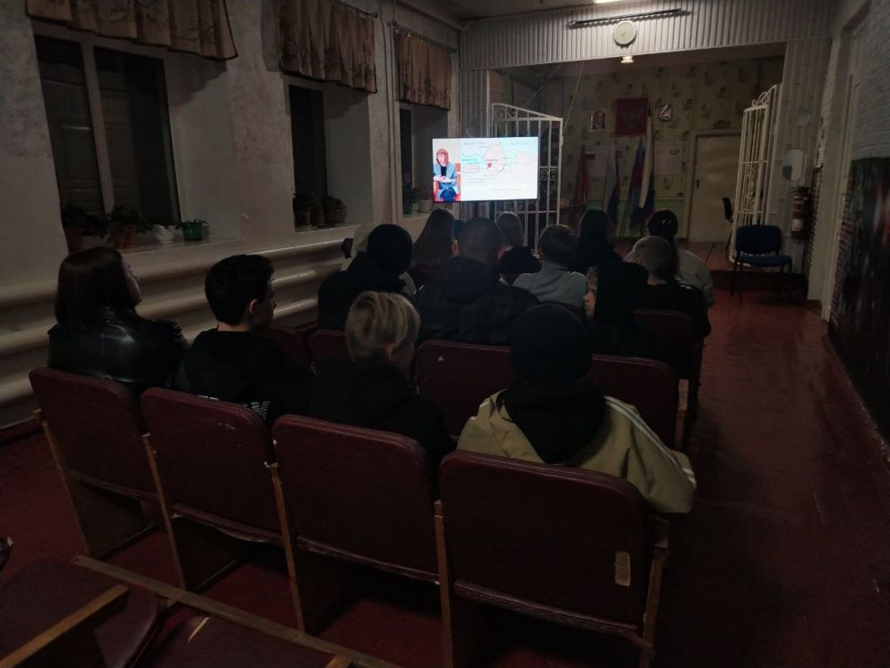 В Нагольно-Тарасовском Доме культуры состоялся просмотр детского лектория "Культурная жизнь Блокадного Ленинграда ", направленного Республикой Коми В Нагольно-Тарасовском Доме культуры состоялся просмотр детского лектория "Культурная жизнь Блокадного Ленинграда ", направленного Республикой Коми