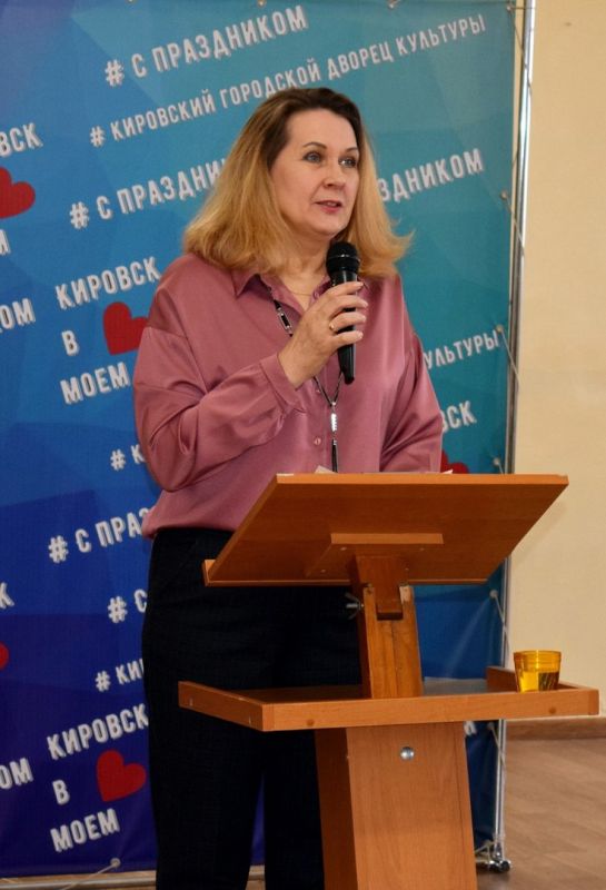 В преддверии профессионального праздника - Дня работника культуры, творческие коллективы Кировского городского Дворца культуры и социально-культурного центра «Кадинский» р.п.Куйтун Иркутской области, стали участниками... В преддверии профессионального праздника - Дня работника культуры, творческие коллективы Кировского городского Дворца культуры и социально-культурного центра «Кадинский» р.п.Куйтун Иркутской области, стали участниками...