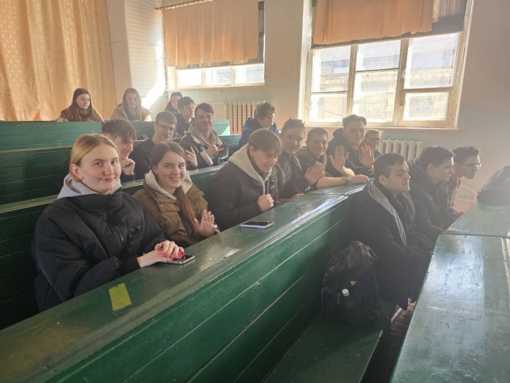 В Стахановском инженерно-педагогическом институте (филиала) ФГБОУ ВО "Луганский государственный университет имени В.Даля" состоялся общеинститутский кураторский час, который провели сотрудники ПСБ банка: закрепленый менеджер... В Стахановском инженерно-педагогическом институте (филиала) ФГБОУ ВО "Луганский государственный университет имени В.Даля" состоялся общеинститутский кураторский час, который провели сотрудники ПСБ банка: закрепленый менеджер...