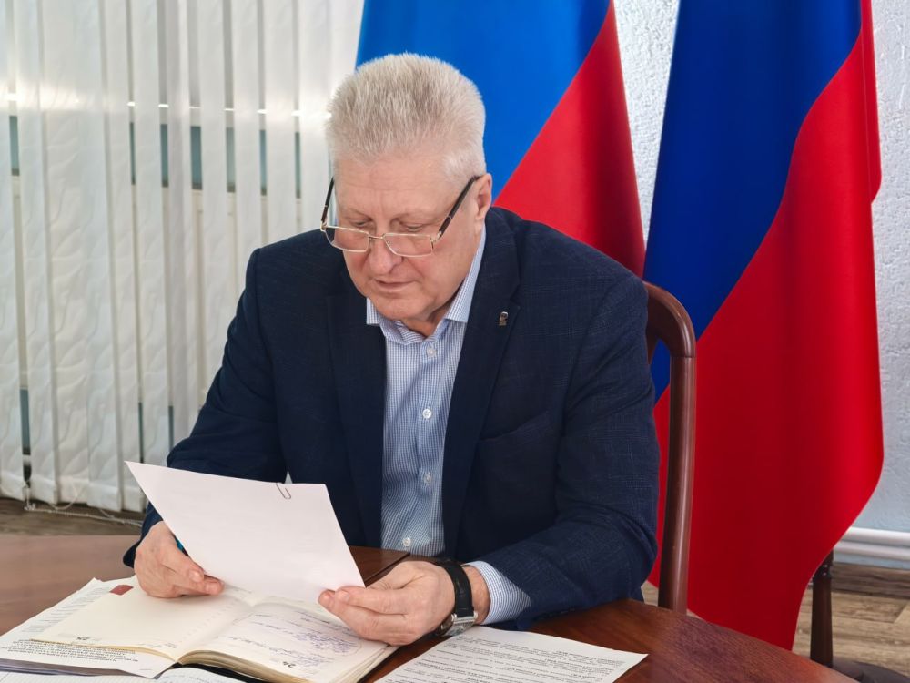 Сергей Козенко: Как всегда, в начале рабочей недели провел расширенное аппаратное совещание, в котором приняли участие руководители структурных подразделений Администрации, начальники управления и отделов по жизнеобеспечению... Сергей Козенко: Как всегда, в начале рабочей недели провел расширенное аппаратное совещание, в котором приняли участие руководители структурных подразделений Администрации, начальники управления и отделов по жизнеобеспечению...