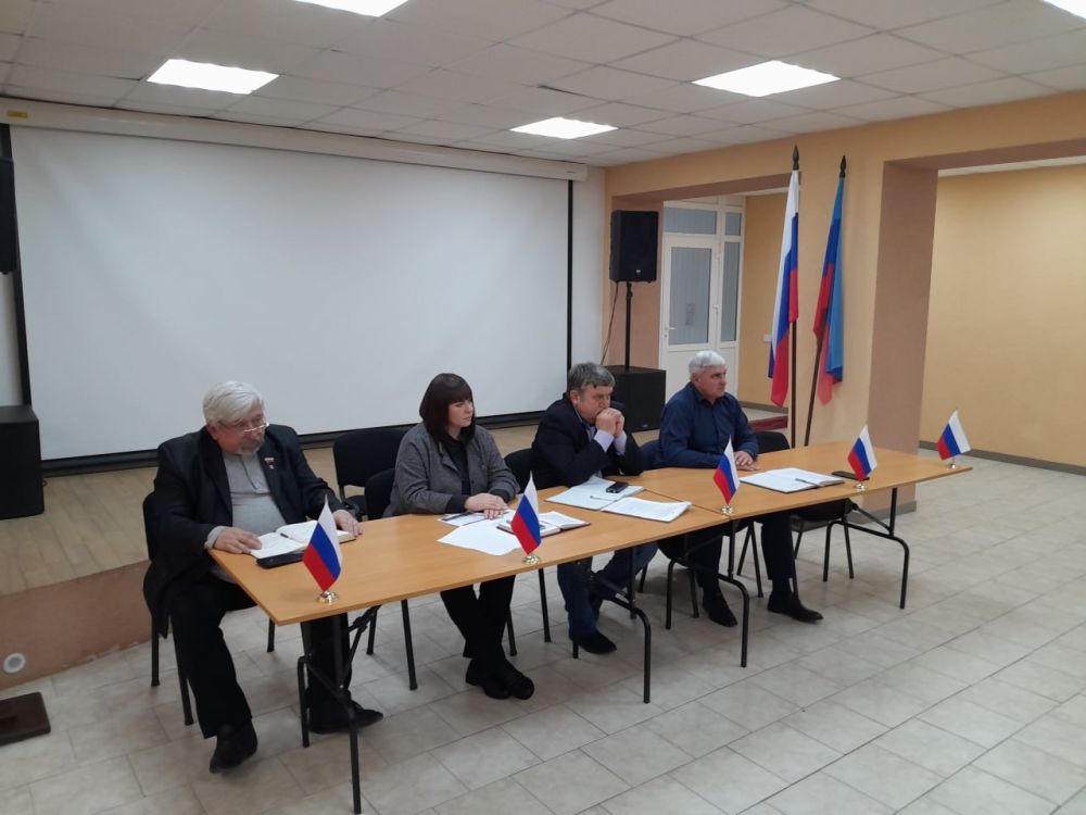 Виталий Коваленко: Сегодня провел аппаратное совещание с начальниками структурных подразделений администрации, руководителями предприятий, учреждений и организаций Беловодского муниципального округа Виталий Коваленко: Сегодня провел аппаратное совещание с начальниками структурных подразделений администрации, руководителями предприятий, учреждений и организаций Беловодского муниципального округа