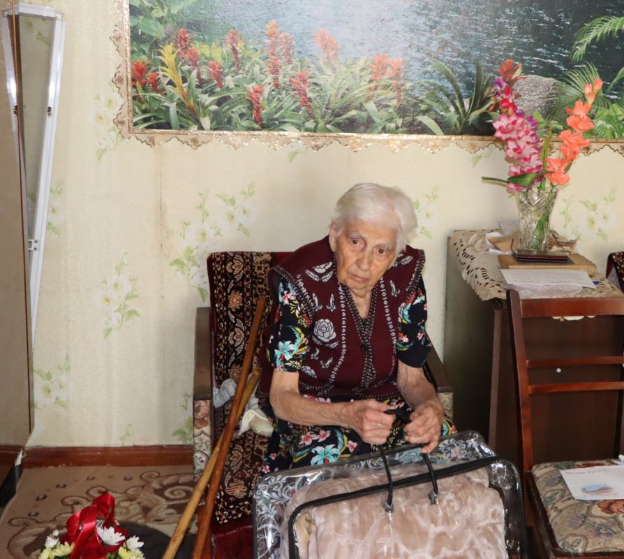 Евгений Бондарь: Поздравил одного из наших долгожителей с юбилейным, 95-м Днем рождения Евгений Бондарь: Поздравил одного из наших долгожителей с юбилейным, 95-м Днем рождения