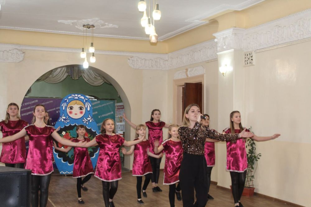 В Кировском Дворце культуры состоялось торжественное мероприятие, посвященное Дню работников культуры В Кировском Дворце культуры состоялось торжественное мероприятие, посвященное Дню работников культуры