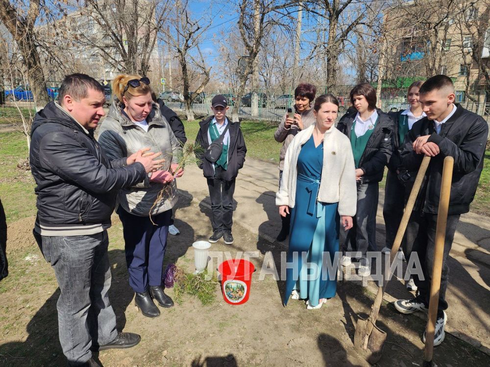 В Краснодоне дан старт работе школьного лесничества «Юнлеском» В Краснодоне дан старт работе школьного лесничества «Юнлеском»