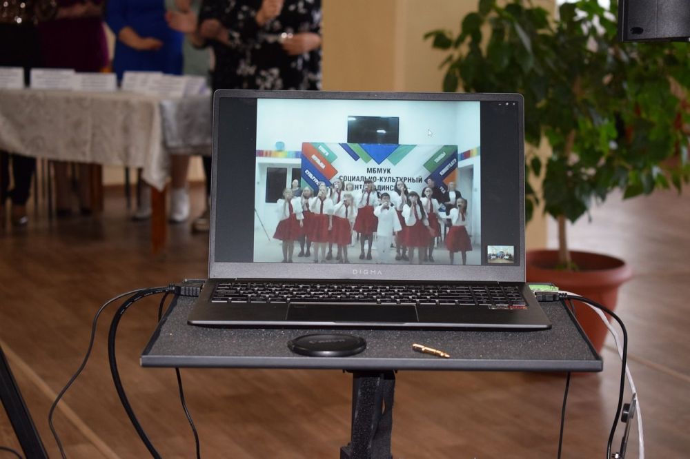 В преддверии профессионального праздника - Дня работника культуры, творческие коллективы Кировского городского Дворца культуры и социально-культурного центра «Кадинский» р.п.Куйтун Иркутской области, стали участниками... В преддверии профессионального праздника - Дня работника культуры, творческие коллективы Кировского городского Дворца культуры и социально-культурного центра «Кадинский» р.п.Куйтун Иркутской области, стали участниками...