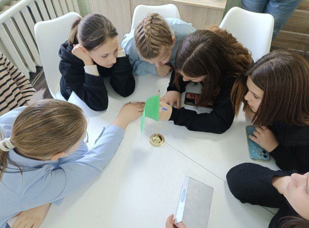 В Лутугинской Районной библиотеке для детей прошел литературно-интеллектуальный час В Лутугинской Районной библиотеке для детей прошел литературно-интеллектуальный час